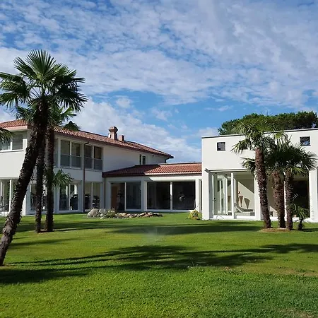 Delta House Hotel